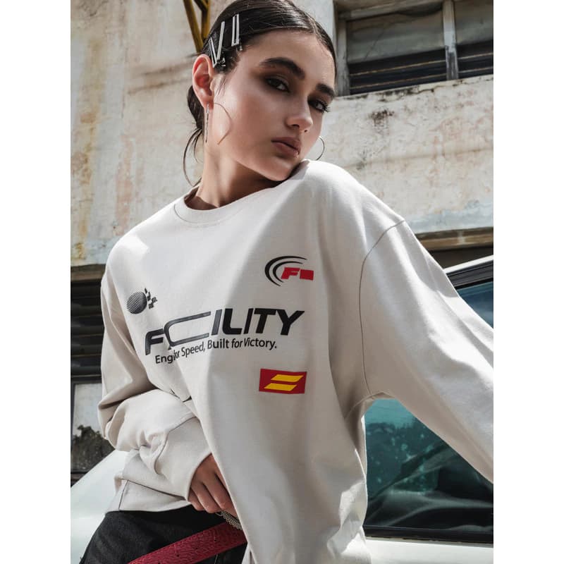 FACILITY Racer Revival - Kross Crewneck Boxy Graphic Tee - Misty Grey lifestyle