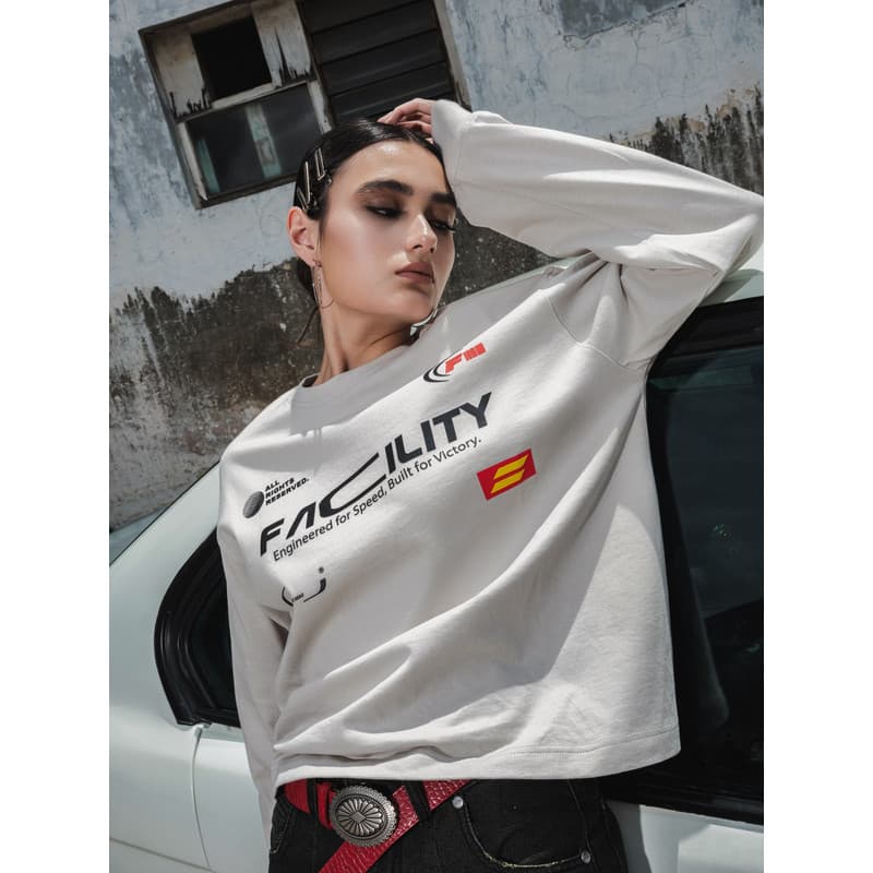 FACILITY Racer Revival - Kross Crewneck Boxy Graphic Tee - Misty Grey